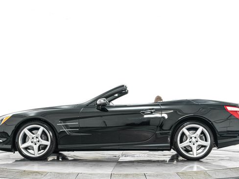 Used 2016 Mercedes-Benz SL 550 image 6