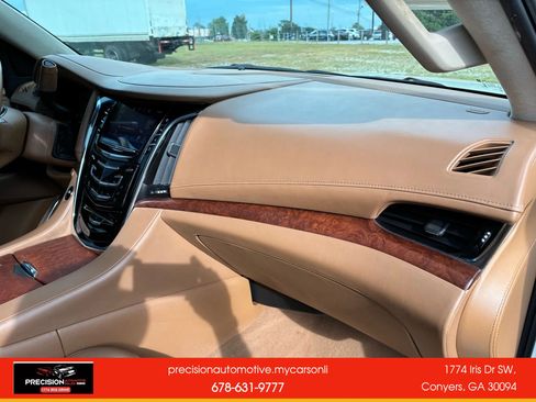 Used 2015 Cadillac Escalade Platinum AWD/4WD image 36