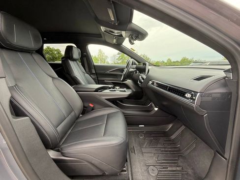 Certified 2025 Cadillac Lyriq Luxury w/ LPO, Floor Liner Package AWD/4WD image 34