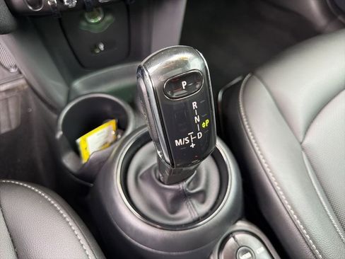 Used 2020 MINI Cooper 4-Door Hardtop w/ Storage Package FWD image 20