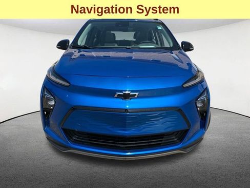 Used 2022 Chevrolet Bolt EUV Premier w/ Sun & Sound Package image 4