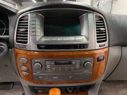 Used 2005 Lexus LX 470 4WD image 28