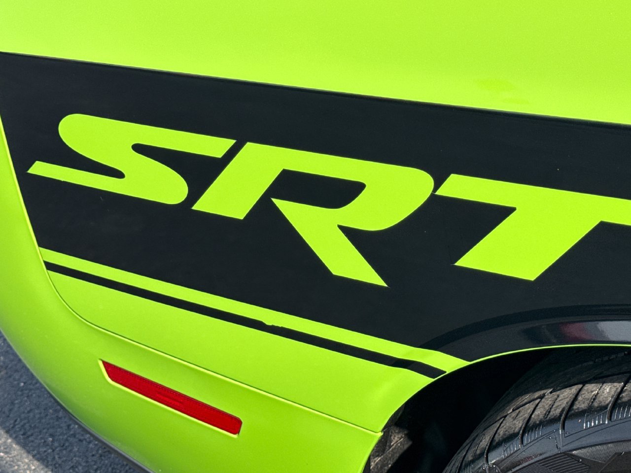 Used 2015 Dodge Challenger SRT RWD image 10