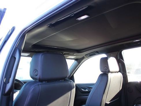 Used 2024 GMC Yukon XL Denali image 10