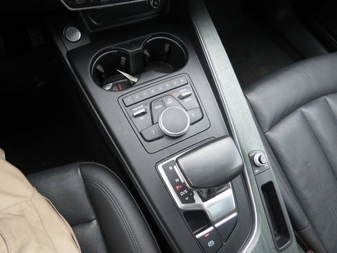 Used 2019 Audi A4 2.0T Premium image 23