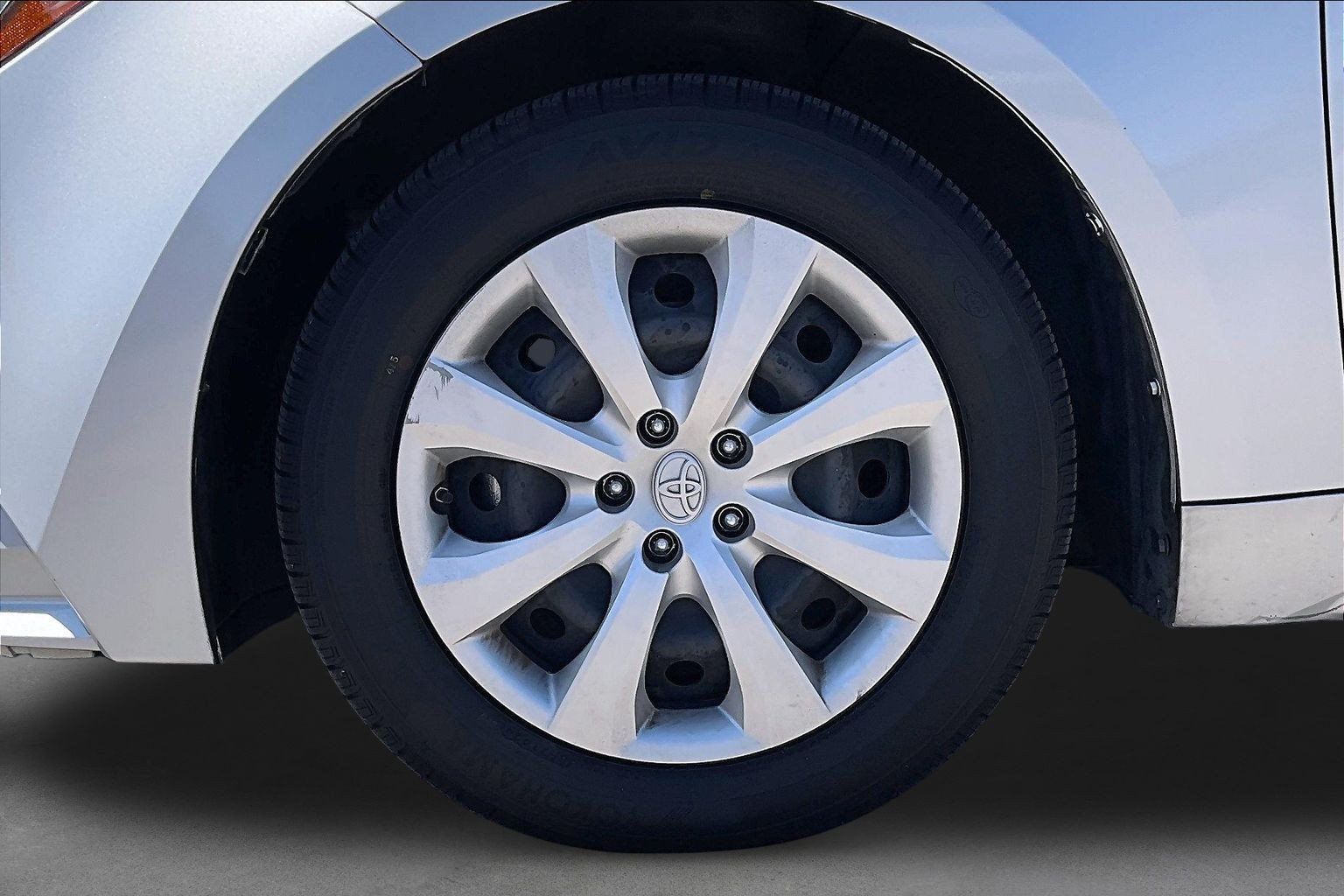Used 2020 Toyota Corolla LE w/ Carpet Mat Package (TMS) FWD image 8