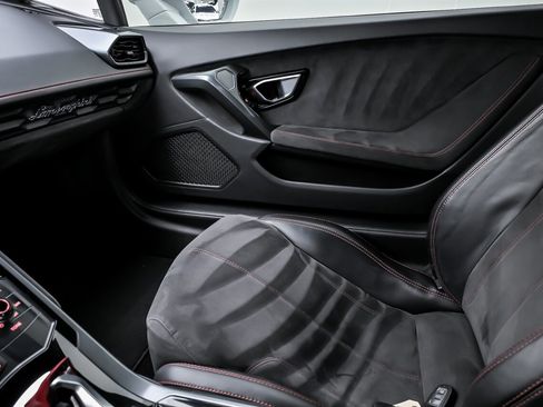 Used 2015 Lamborghini Huracan LP 610-4 image 39