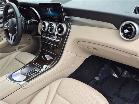 Certified 2022 Mercedes-Benz GLC 300 image 20