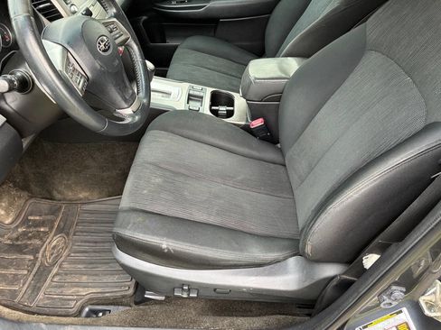 Used 2014 Subaru Outback 2.5i Premium AWD/4WD image 9
