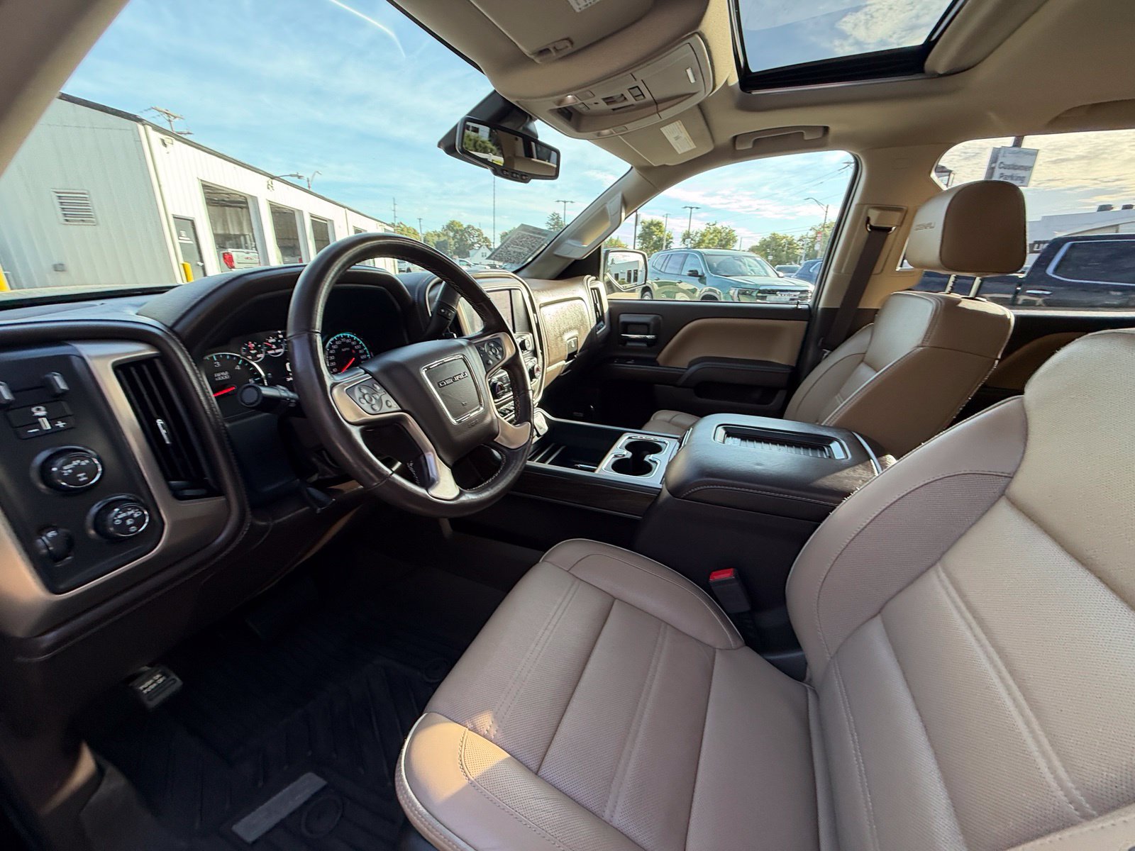 Used 2018 GMC Sierra 1500 Denali w/ Denali Ultimate Package AWD/4WD image 11