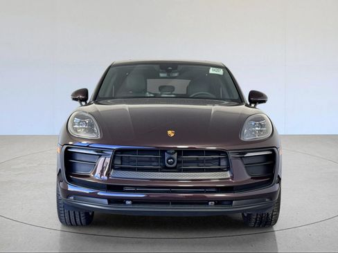 Certified 2026 Porsche Macan AWD/4WD image 11