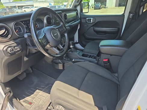 Used 2020 Jeep Gladiator Sport w/ Quick Order Package 24S AWD/4WD image 13