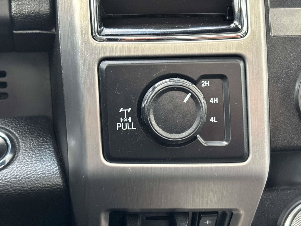 Used 2019 Ford F350 Platinum w/ Platinum Ultimate Package AWD/4WD image 31