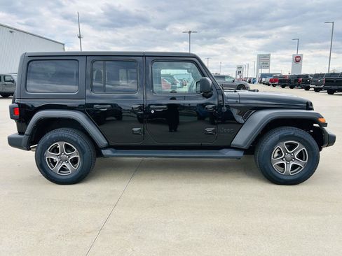 Used 2022 Jeep Wrangler Unlimited Sport AWD/4WD image 34