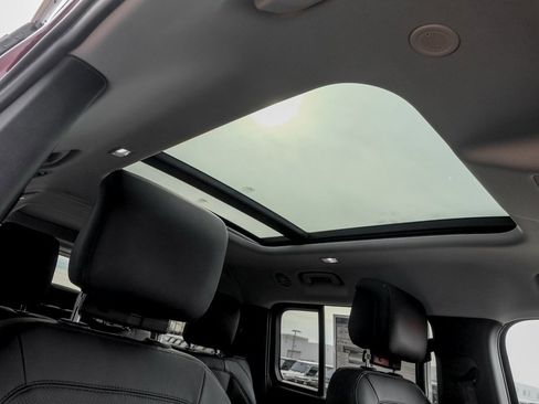 Used 2025 Land Rover Defender 130 S image 25