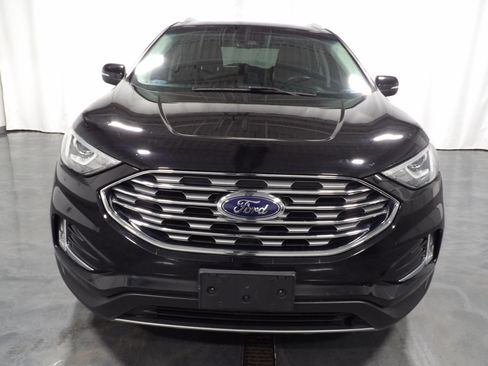 Used 2019 Ford Edge Titanium w/ Cold Weather Package AWD/4WD image 3