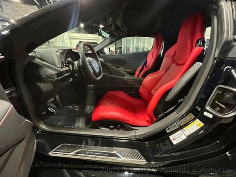 Used 2024 Chevrolet Corvette Stingray Coupe w/ 1LT image 17