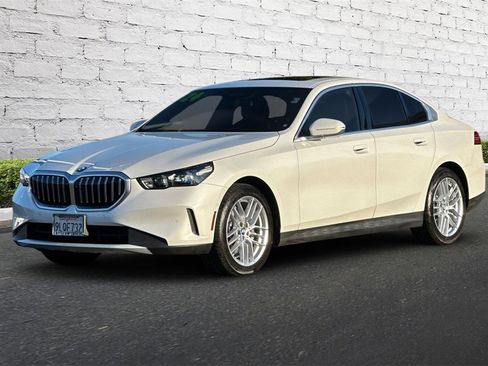 Used 2024 BMW 530i image 8