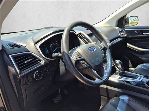 Used 2016 Ford Edge Titanium FWD image 10