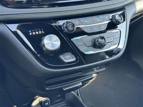 New 2026 Chrysler Pacifica Select image 16