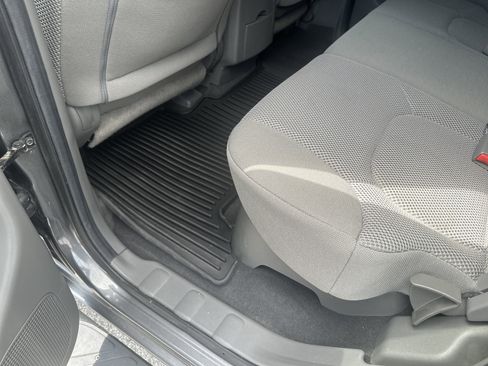 Used 2021 Nissan Frontier SV w/ Midnight Edition Floor Mats AWD/4WD image 19