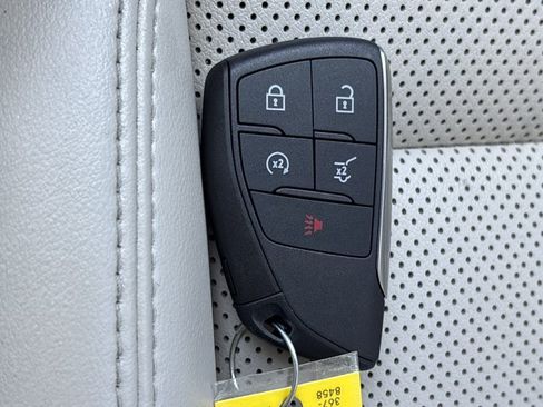 Used 2022 Buick Envision Essence w/ Technology Package I FWD image 39