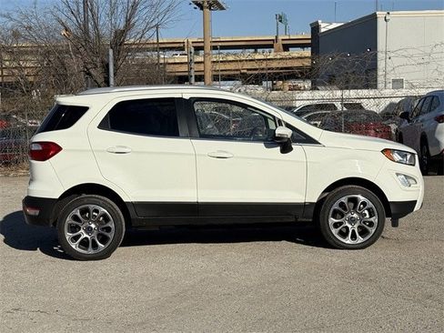 Used 2019 Ford EcoSport Titanium image 3
