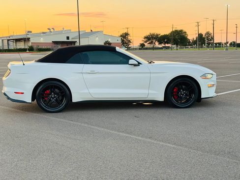 Used 2023 Ford Mustang Premium RWD image 7