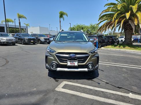 Used 2024 Subaru Outback Touring AWD/4WD image 2