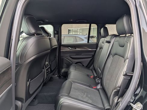 New 2026 Jeep Grand Cherokee Altitude AWD/4WD image 6