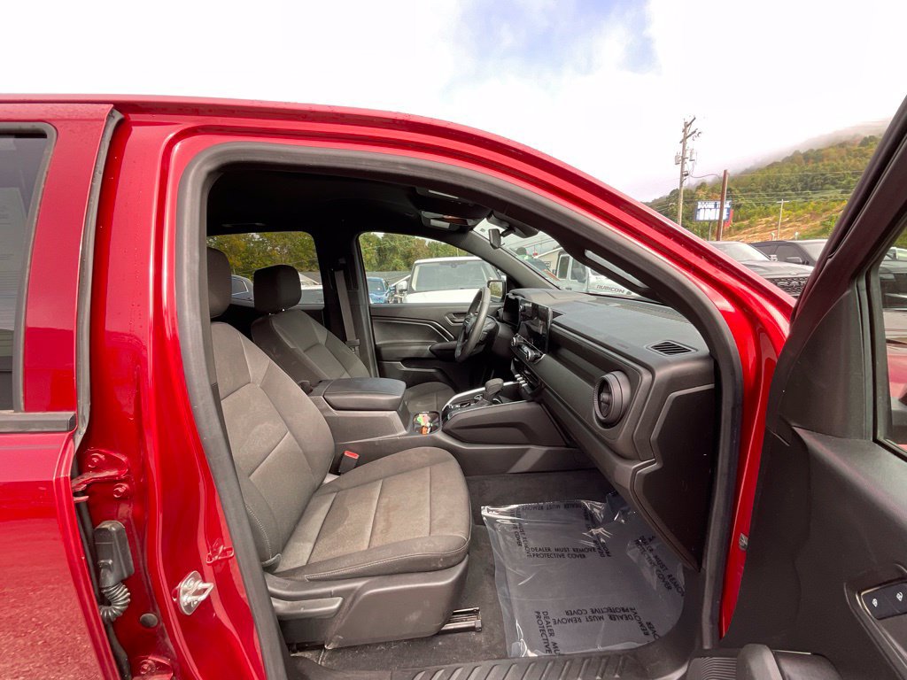 Used 2024 Chevrolet Colorado Trail Boss w/ Technology Package AWD/4WD image 22