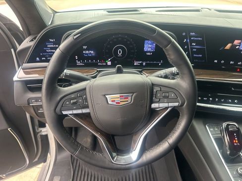 Used 2024 Cadillac Escalade Premium Luxury Platinum AWD/4WD image 19