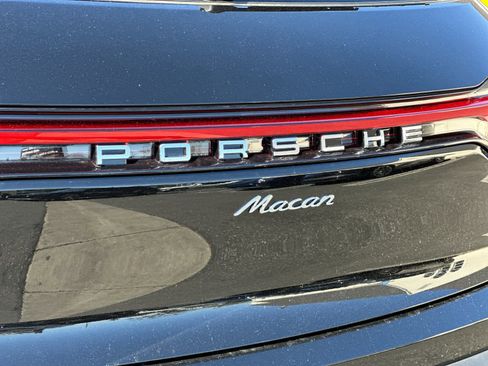 New 2026 Porsche Macan image 32