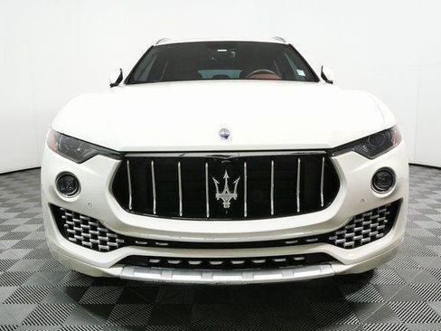 Used 2017 Maserati Levante w/ Luxury Package AWD/4WD image 37