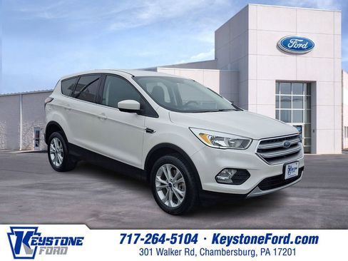 Used 2017 Ford Escape SE AWD/4WD image 1