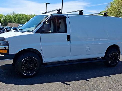 Used 2023 Chevrolet Express 2500 w/ Driver Convenience Package RWD image 7