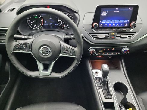 Used 2022 Nissan Altima 2.5 SV image 22