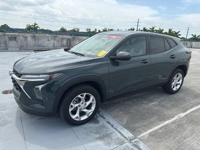 Used 2025 Chevrolet Trax LS w/ LS Convenience Package