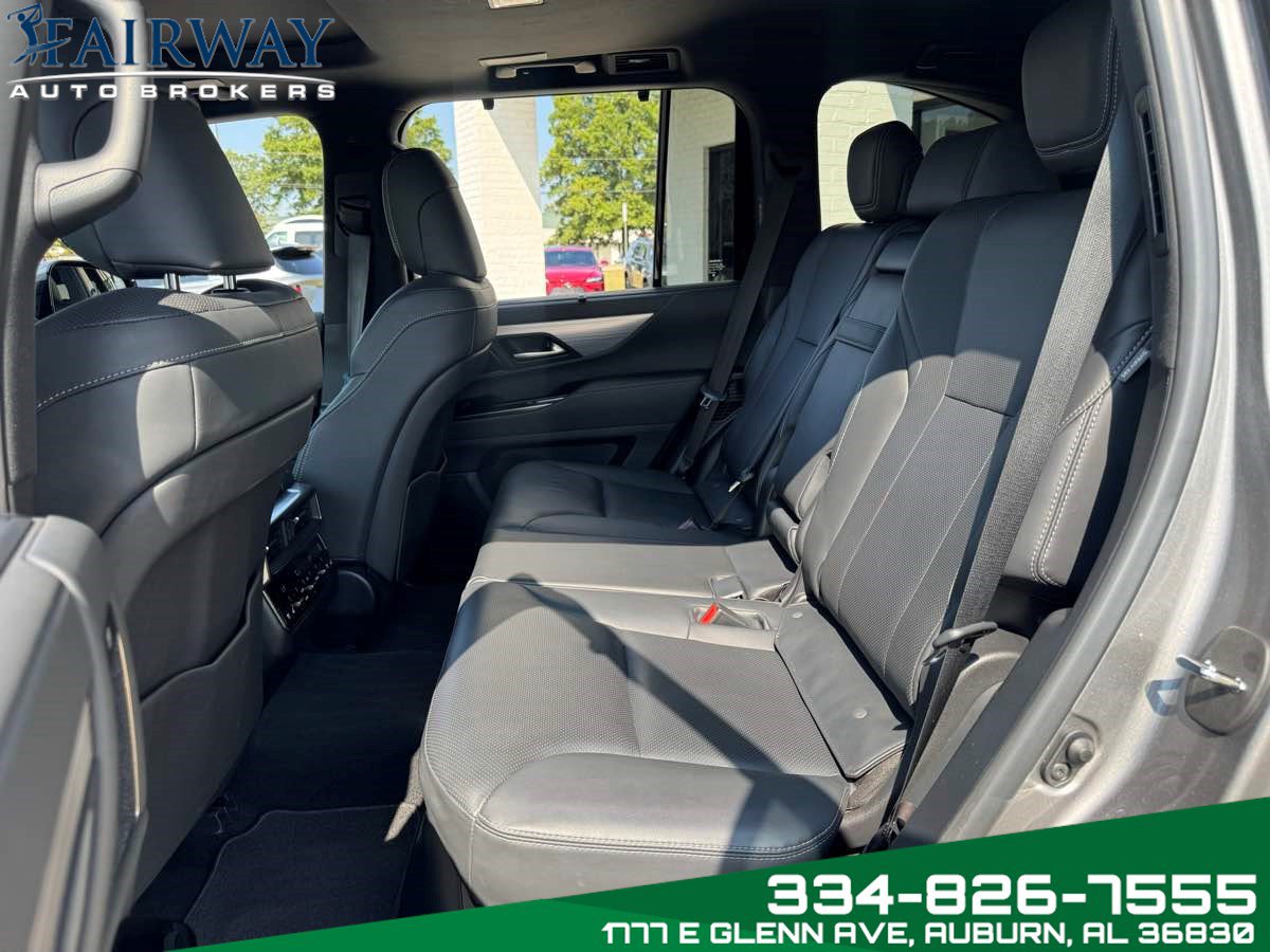 Used 2023 Lexus LX 600 F Sport w/ Accessory Package (Z1) AWD/4WD image 11
