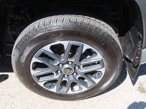 Used 2023 Toyota Tundra Limited AWD/4WD image 17