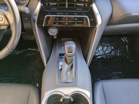 Used 2021 Toyota Venza Limited w/ Advanced Technology Package image 19