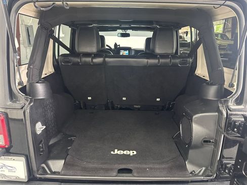 Used 2014 Jeep Wrangler Unlimited Rubicon AWD/4WD image 20