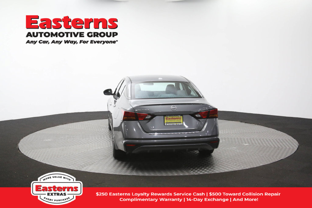 Used 2023 Nissan Altima 2.5 SV FWD image 39