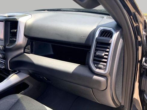 Used 2019 RAM 1500 Big Horn AWD/4WD image 19