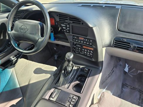 Used 1996 Chevrolet Corvette Coupe image 12