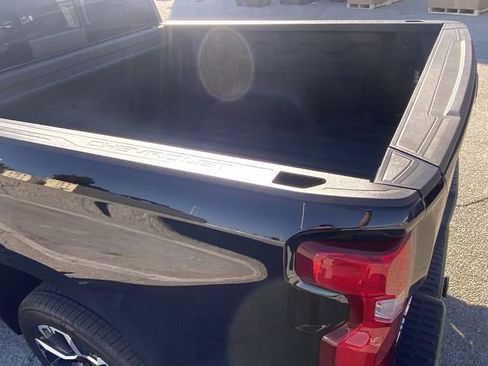 Certified 2025 Chevrolet Silverado 1500 High Country AWD/4WD image 40