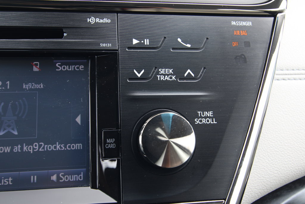 Used 2018 Toyota Avalon Limited w/ All Weather Liner Package FWD image 31