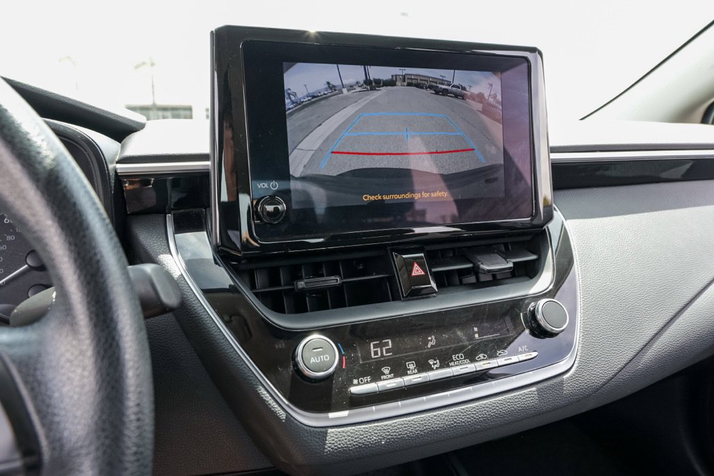 Used 2024 Toyota Corolla LE FWD image 31
