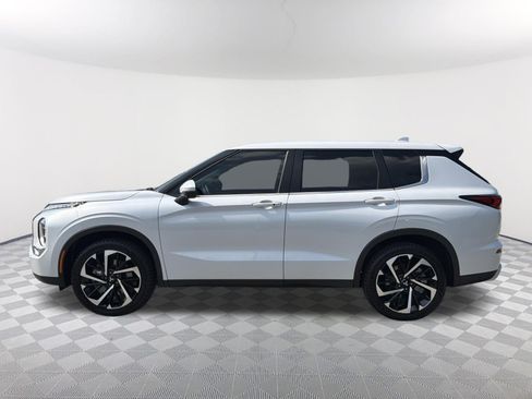 Used 2023 Mitsubishi Outlander SE FWD image 14