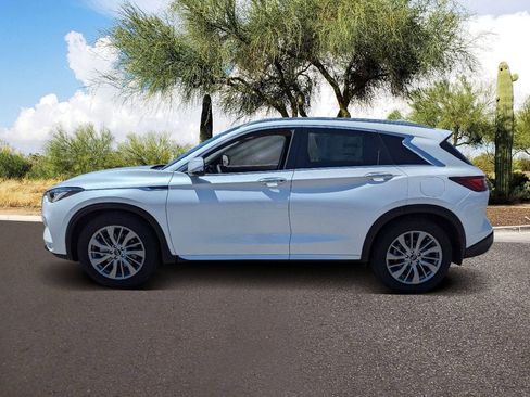 Used 2025 INFINITI QX50 Sport image 2